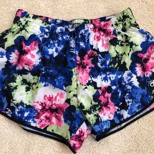 GAP FIT SHORTS, SZ MEDIUM, PREOWNED!!